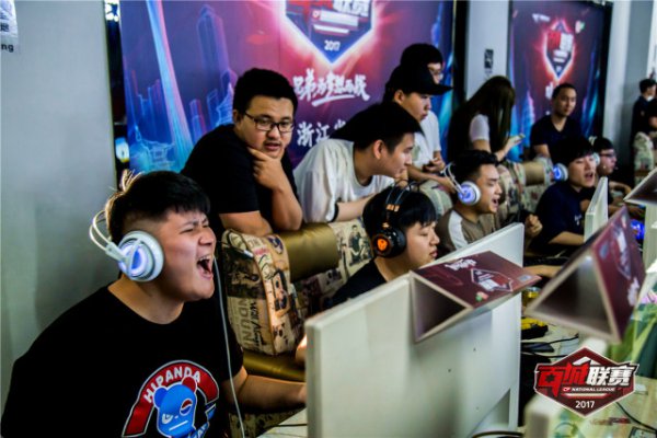 员在年轻时 员在年轻时