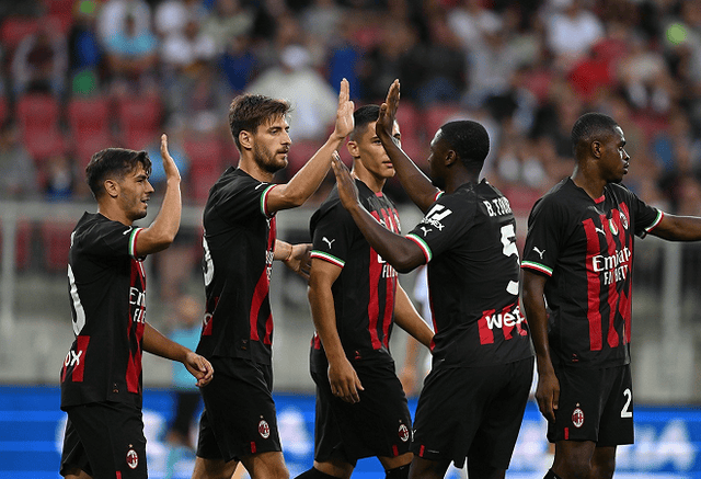 一个常被津 一个常被津